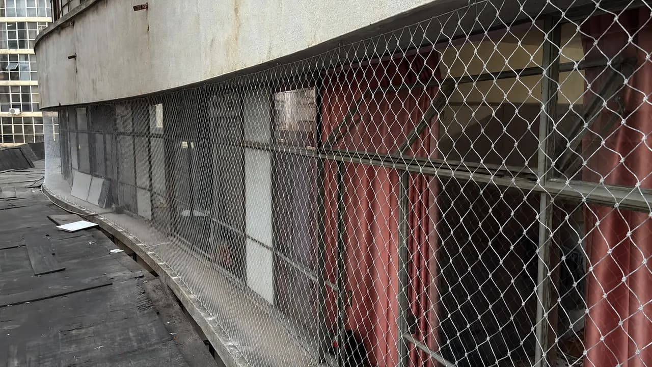 Sacada com rede de proteção cristal